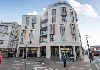 2 bedroom apartment for sale - Cavendish Road, London, SW19 - Property View 1